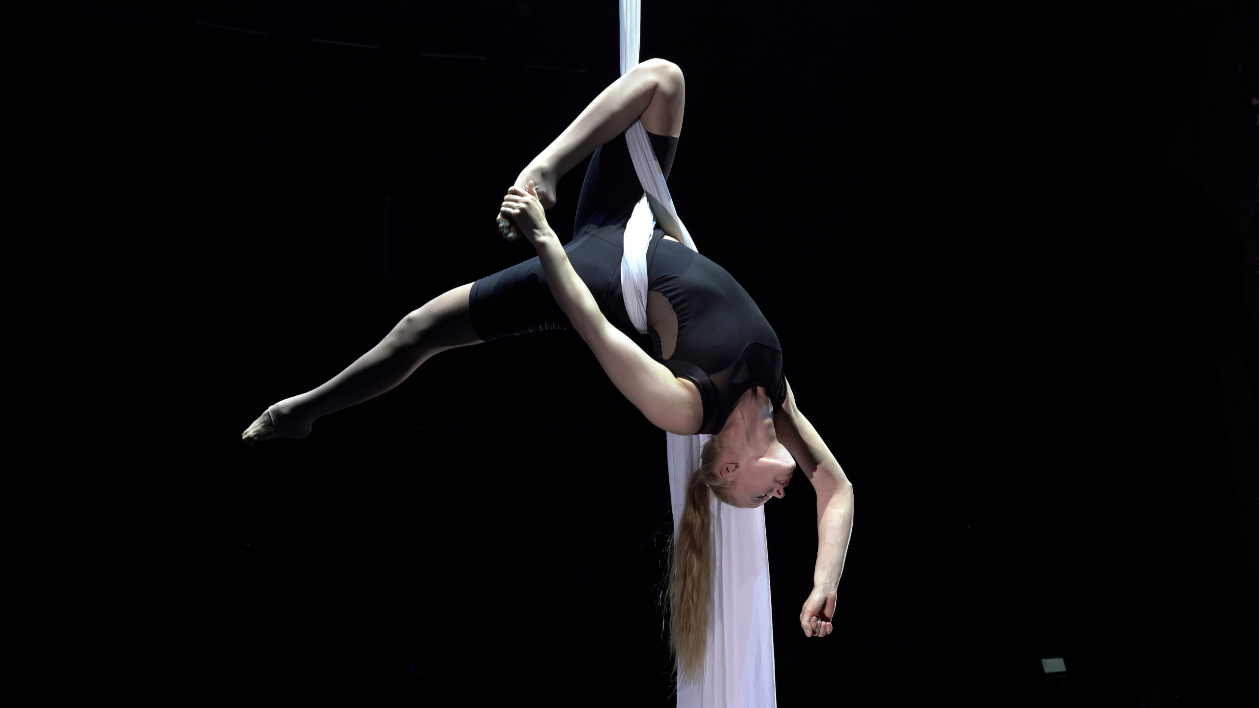 Aerial Silks Annika Hakala